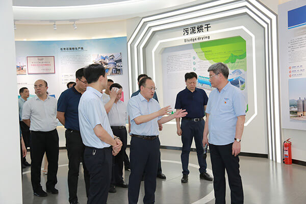 新鄉(xiāng)市政府市長魏建平到長城機械調(diào)研督導“萬人助萬企”活動開展情況
