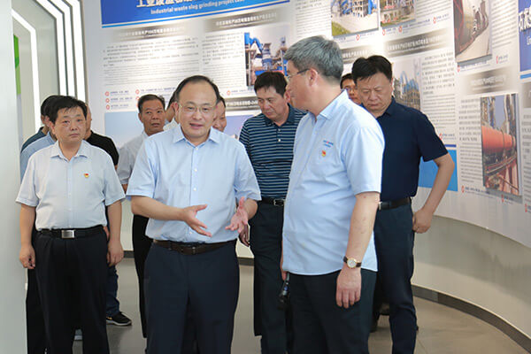 新鄉(xiāng)市政府市長魏建平到長城機械調(diào)研督導“萬人助萬企”活動開展情況