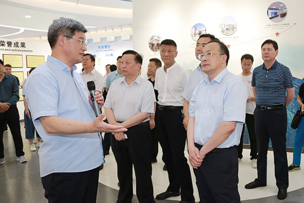 新鄉(xiāng)市政府市長魏建平到長城機械調(diào)研督導“萬人助萬企”活動開展情況